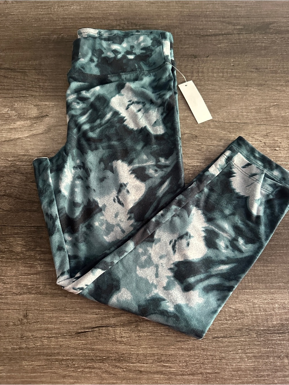 tie-dye capri leggings with a boho vibe size S #tiedye #boho